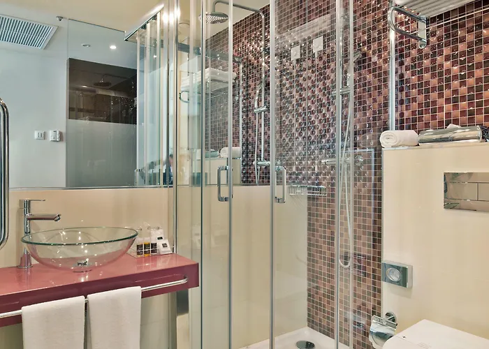 Отель Turim Terreiro Do Paco 4*